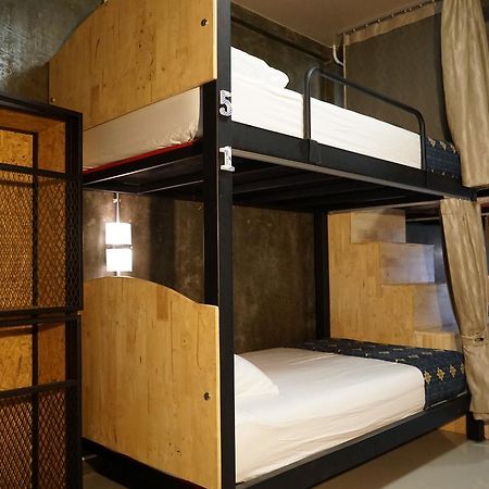 Hotel Club76 Bunk Bed. (Adults Only) Čiang Mai Exteriér fotografie
